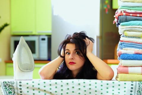 Đàn bà khổ vì... ôm khổ vào thân