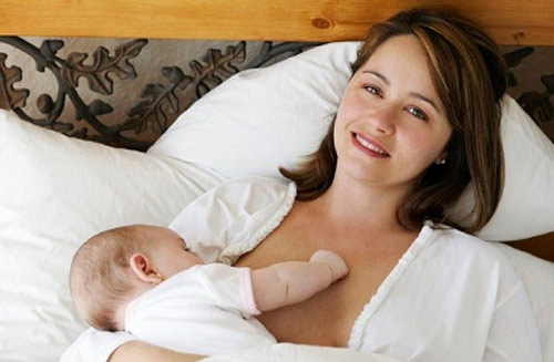 Nuôi con bằng sữa mẹ